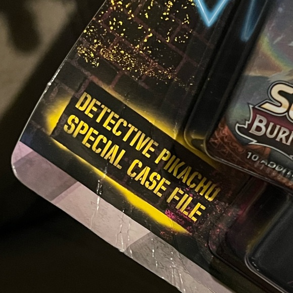 NEW Pokémon Detective Pikachu Special Case File Set - Picture 2 of 3